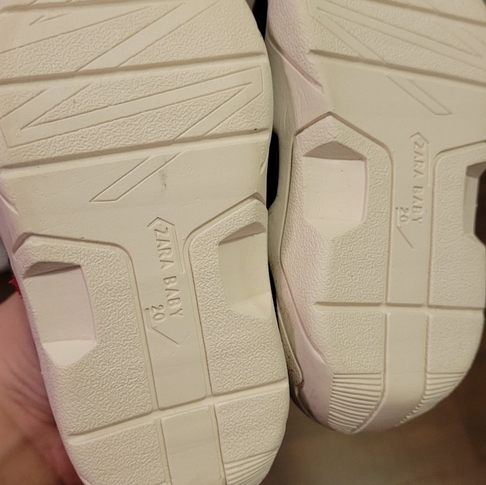 Zara unisex size 2 baby velcor sneakers